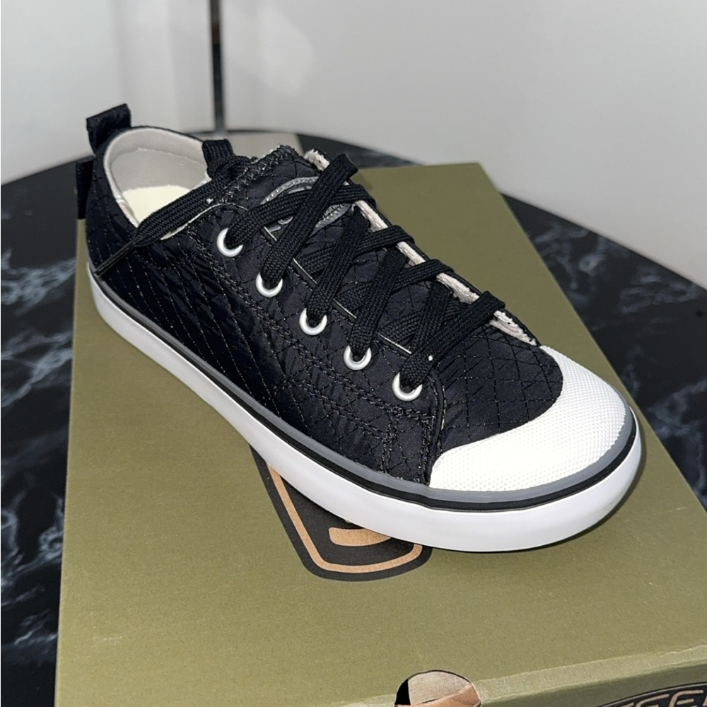 KEEN Elsa II Quilted Winter Sneakers Women's Size 5.5 Black AUTHENTIC NEW IN BOX